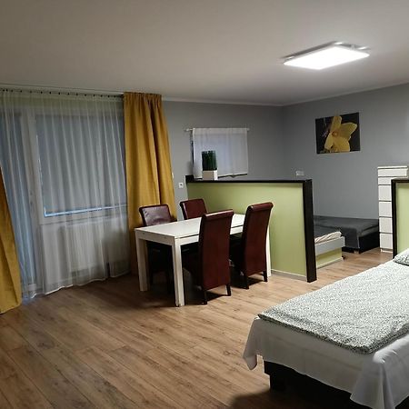 Letnia Oaza "Forsycja" Sobienie Jeziory Exterior foto